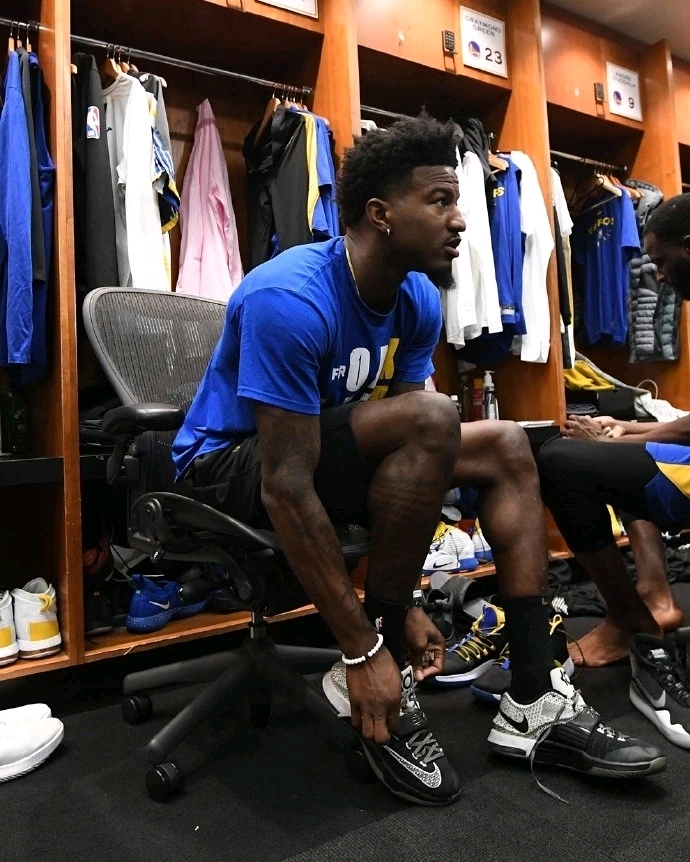 许多选手与 许多选手与