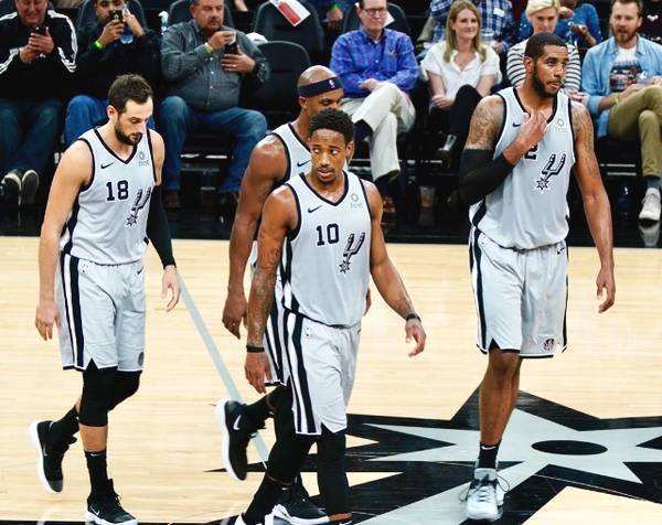 迫对中场平 迫对中场平